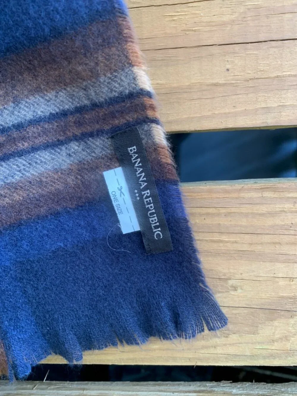 Beautiful Banana Republic Scarf